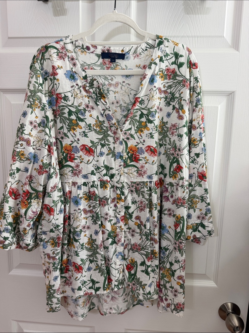 Rachel Roy floral  Button-Front Women’s tunic - White Multicolor Floral Print 2x